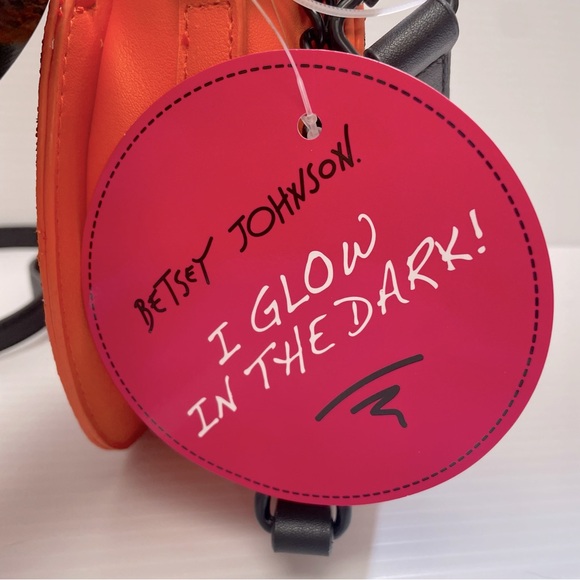 NWT Betsey Johnson Glow In The Dark Halloween Pumpkin Purse - Picture 7 of 14
